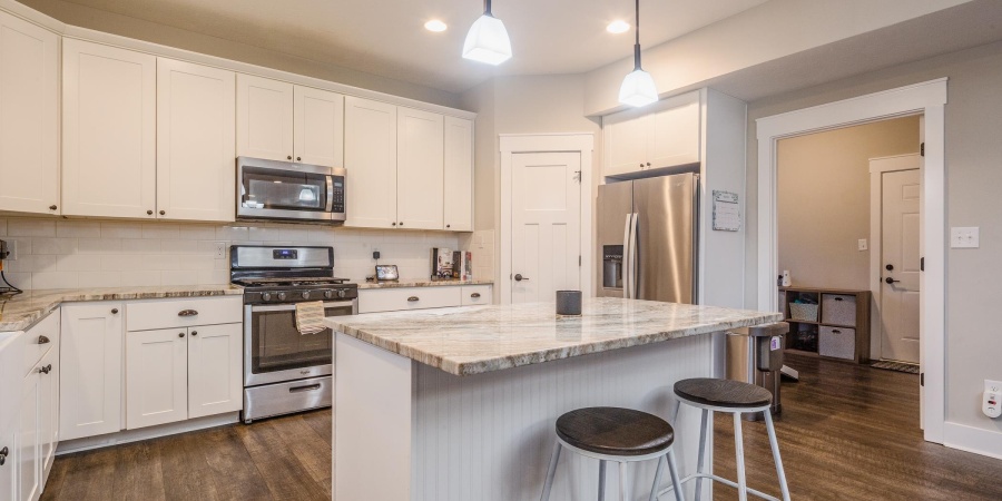 637 E Benjamin Street, Ellettsville, Indiana 47429-2054,MLS,202546345