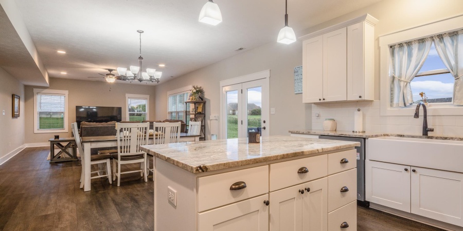 637 E Benjamin Street, Ellettsville, Indiana 47429-2054,MLS,202546345