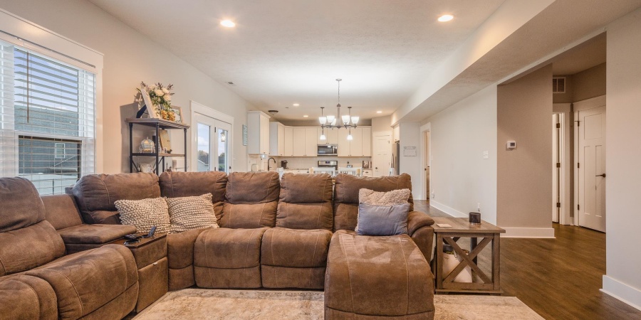 637 E Benjamin Street, Ellettsville, Indiana 47429-2054,MLS,202546345