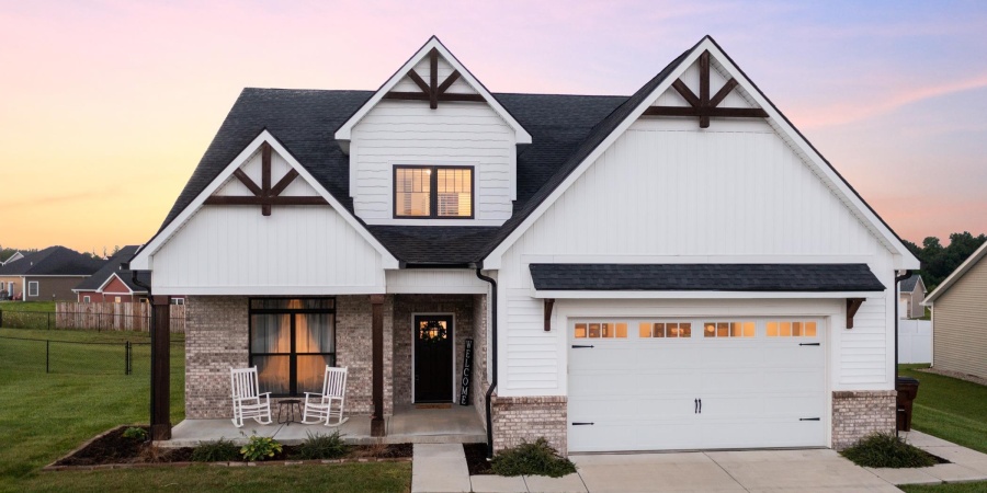 637 E Benjamin Street, Ellettsville, Indiana 47429-2054,MLS,202546345