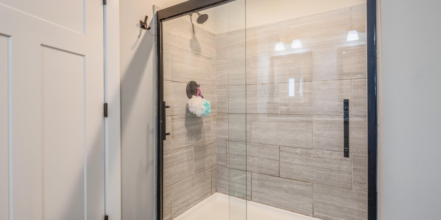 637 E Benjamin Street, Ellettsville, Indiana 47429-2054,MLS,202546345