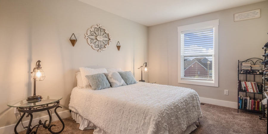 637 E Benjamin Street, Ellettsville, Indiana 47429-2054,MLS,202546345