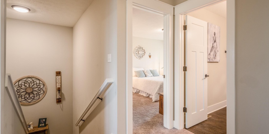 637 E Benjamin Street, Ellettsville, Indiana 47429-2054,MLS,202546345