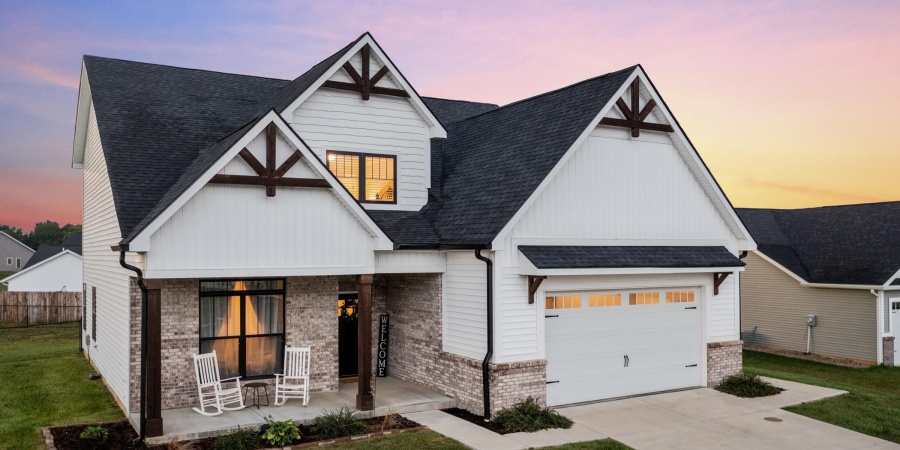 637 E Benjamin Street, Ellettsville, Indiana 47429-2054,MLS,202546345