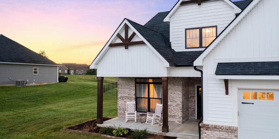 637 E Benjamin Street, Ellettsville, Indiana 47429-2054,MLS,202546345