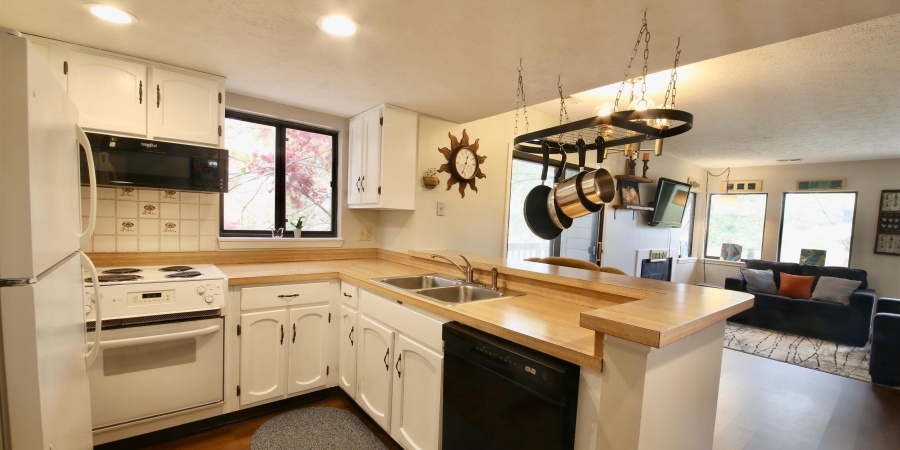 9347 S Lake Ridge Drive, Bloomington, Indiana 47401,MLS,202546398