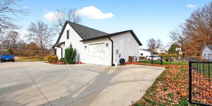 5735 S Fairfax Road, Bloomington, Indiana 47401,MLS,202546400