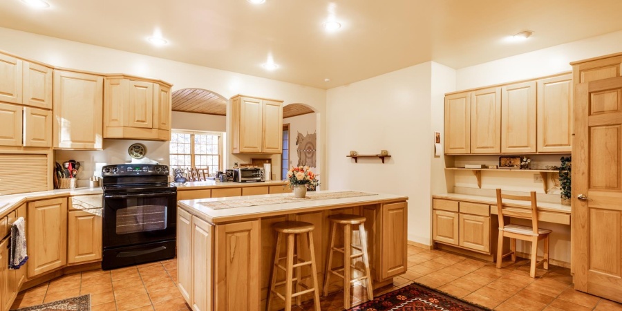 6671 E Gross Road, Bloomington, Indiana 47401,MLS,202546525