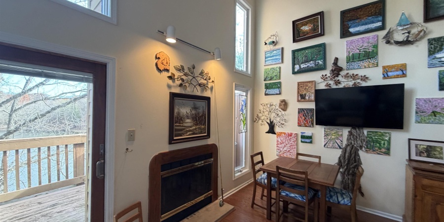 4050 E Eagle Bay Drive, Bloomington, Indiana 47401-9708,MLS,202546661