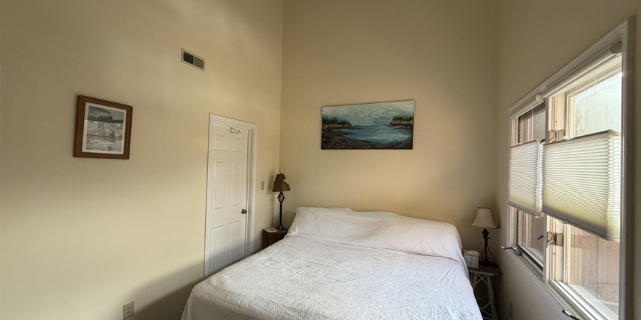 4050 E Eagle Bay Drive, Bloomington, Indiana 47401-9708,MLS,202546661