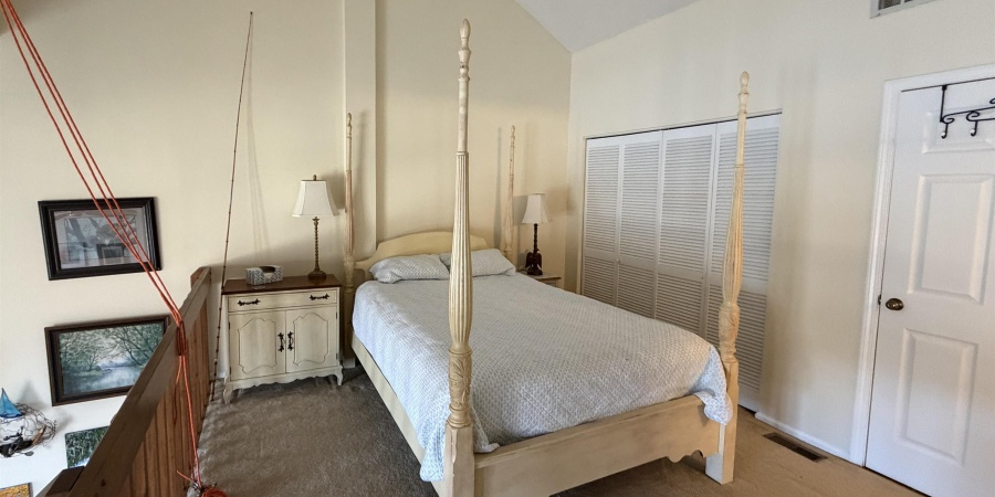 4050 E Eagle Bay Drive, Bloomington, Indiana 47401-9708,MLS,202546661