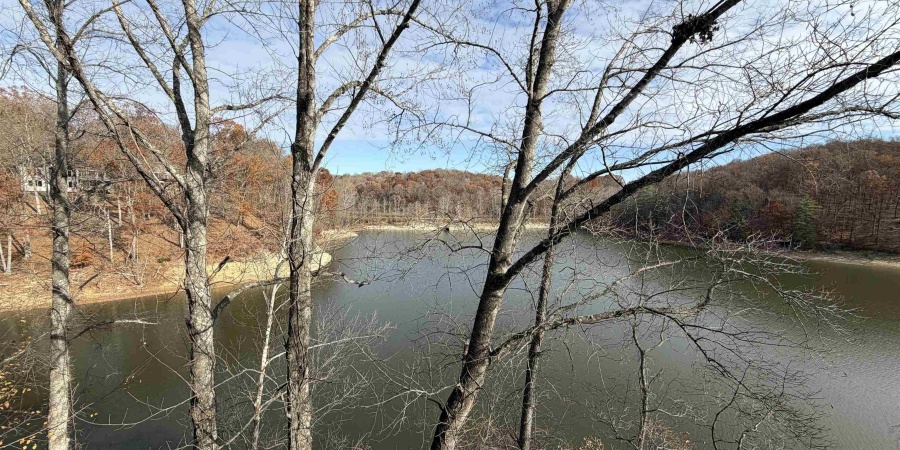 4050 E Eagle Bay Drive, Bloomington, Indiana 47401-9708,MLS,202546661