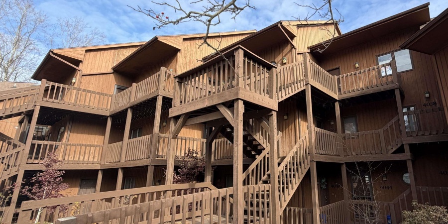 4050 E Eagle Bay Drive, Bloomington, Indiana 47401-9708,MLS,202546661