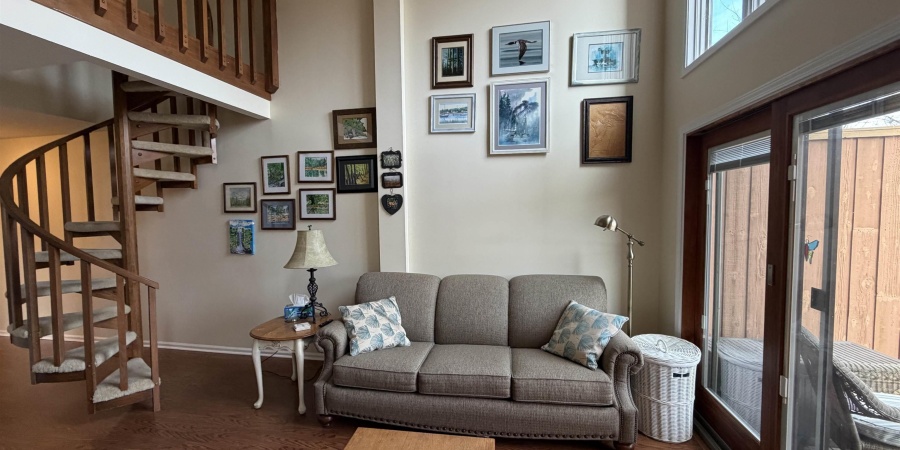 4050 E Eagle Bay Drive, Bloomington, Indiana 47401-9708,MLS,202546661