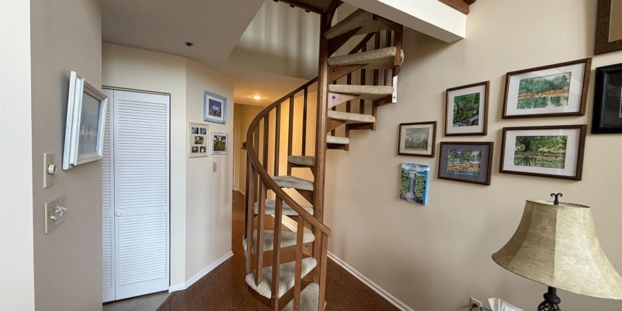 4050 E Eagle Bay Drive, Bloomington, Indiana 47401-9708,MLS,202546661