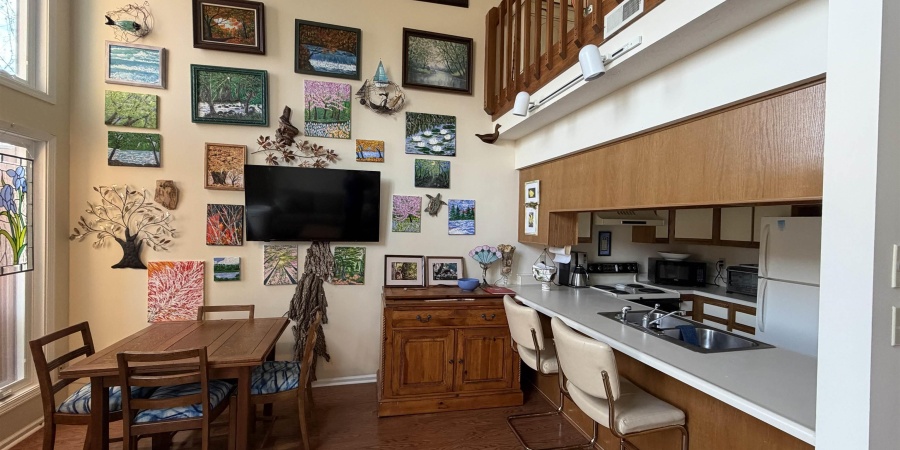 4050 E Eagle Bay Drive, Bloomington, Indiana 47401-9708,MLS,202546661