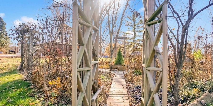 5151 S Harmony Road, Bloomington, Indiana 47403,MLS,202546737