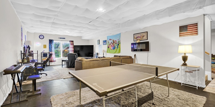 504 6th Street, Bedford, Indiana 47421,MLS,202546797