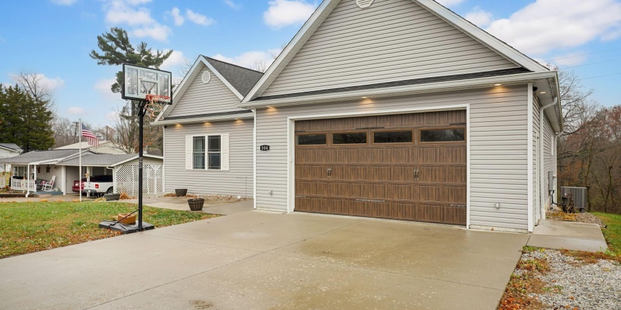 504 6th Street, Bedford, Indiana 47421,MLS,202546797