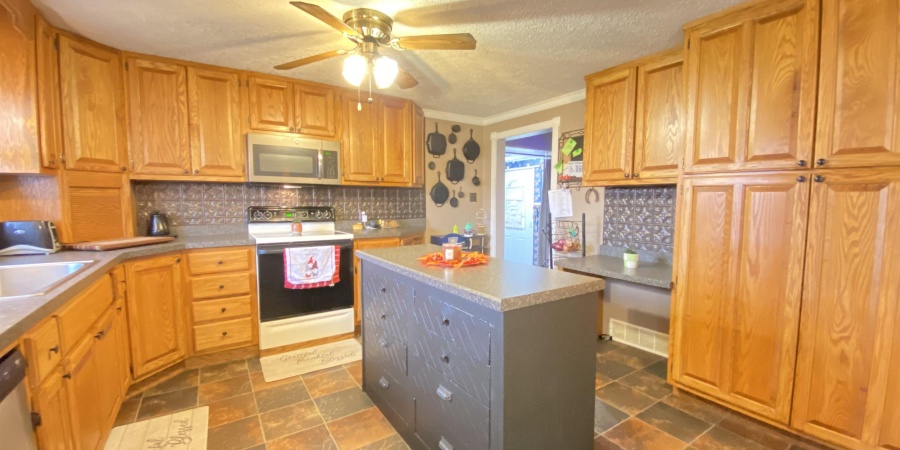 6066 W State Road 60, Mitchell, Indiana 47446,MLS,202546830