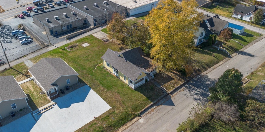 624 15th Street, Bedford, Indiana 47421,MLS,202546837