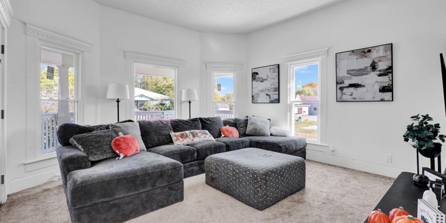 624 15th Street, Bedford, Indiana 47421,MLS,202546837