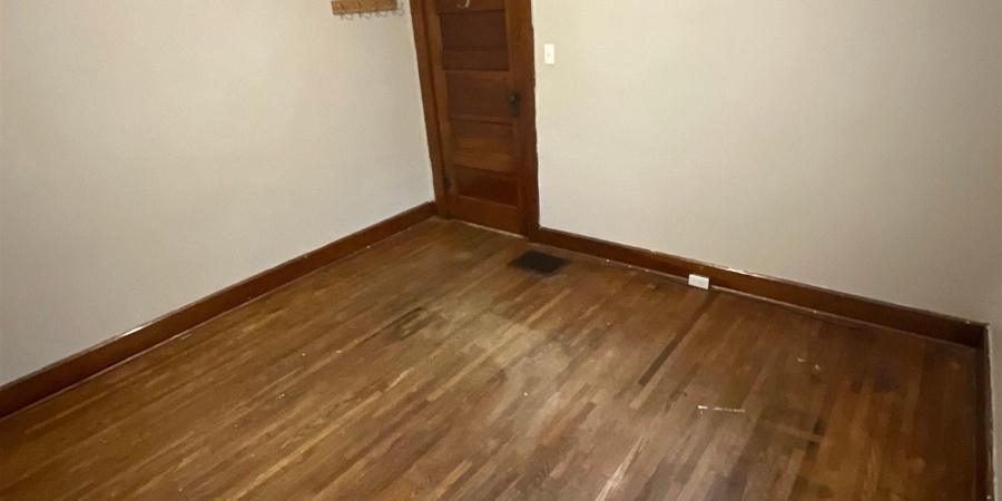 420 N Lincoln Street, Bloomington, Indiana 47408-3436,MLS,202546971