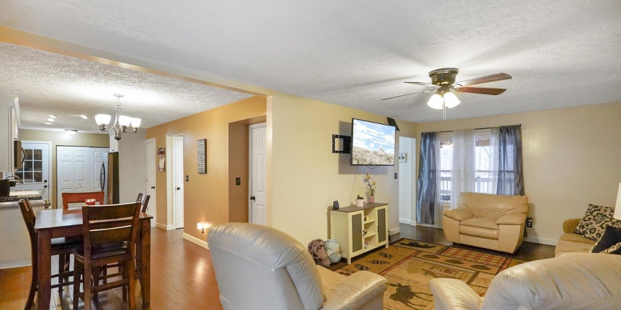 48 W Bunkerhill Road, Mooresville, Indiana 46158,MLS,202546967