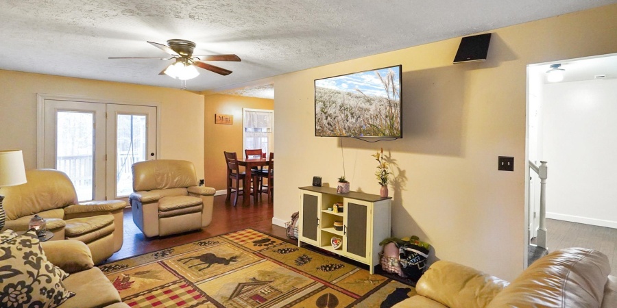 48 W Bunkerhill Road, Mooresville, Indiana 46158,MLS,202546967