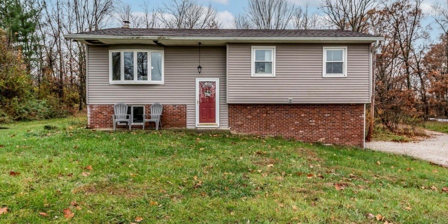 7301 W Airport Road, Bloomington, Indiana 47403,MLS,202547024