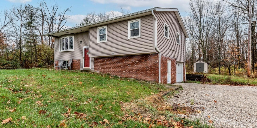 7301 W Airport Road, Bloomington, Indiana 47403,MLS,202547024