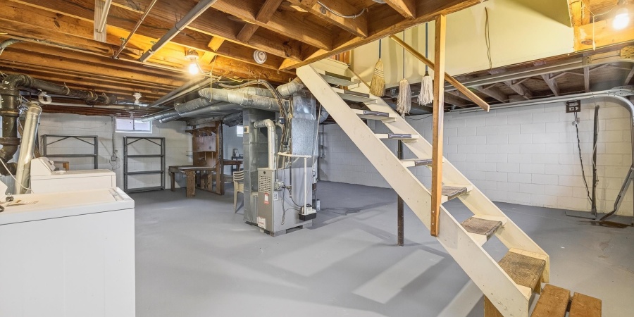 201 W Church Lane, Bloomington, Indiana 47401,MLS,202547165