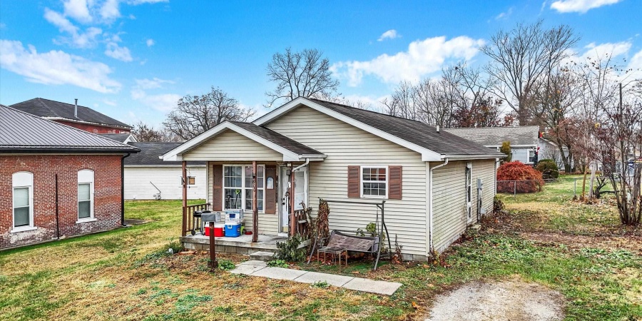 800 Maple Avenue, Greencastle, Indiana 46135,MLS,202547168