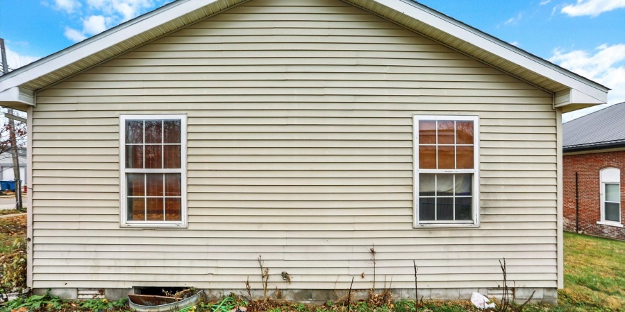 800 Maple Avenue, Greencastle, Indiana 46135,MLS,202547168