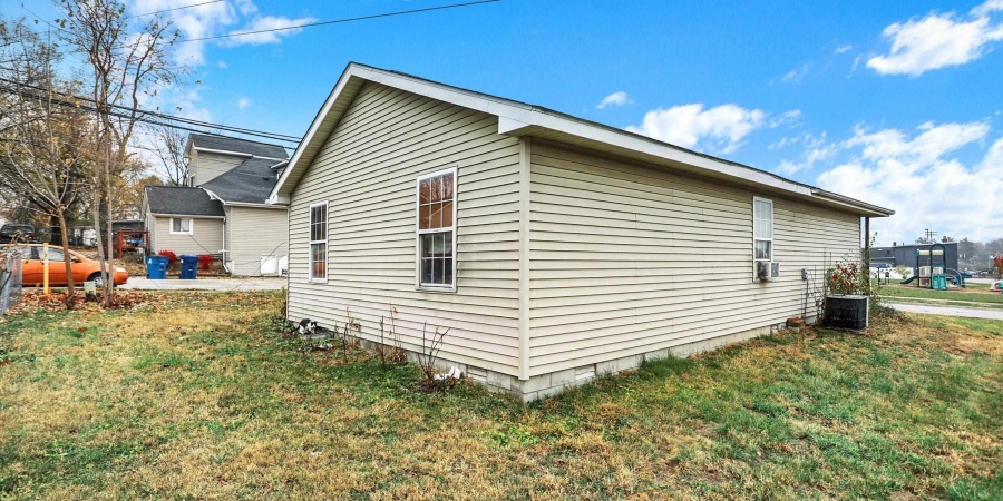 800 Maple Avenue, Greencastle, Indiana 46135,MLS,202547168