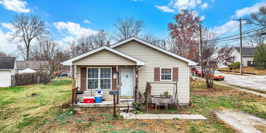 800 Maple Avenue, Greencastle, Indiana 46135,MLS,202547168