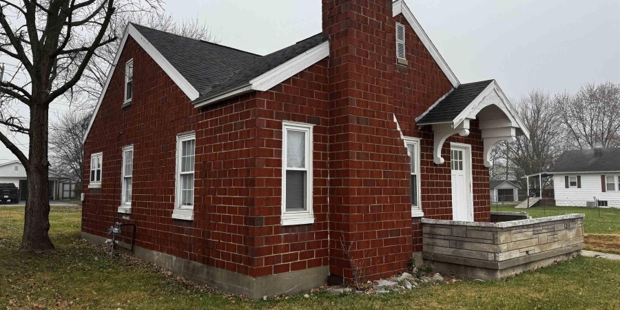 1211 & 1209 W Main Street, Mitchell, Indiana 47446,MLS,202547184