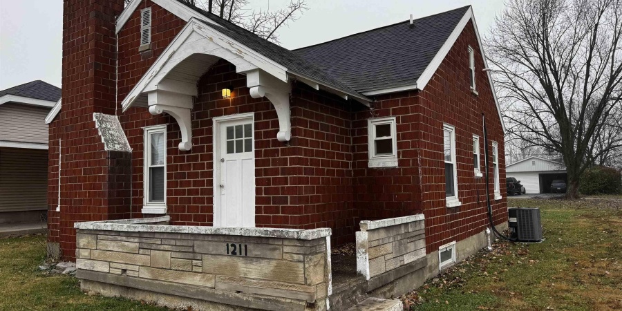 1211 & 1209 W Main Street, Mitchell, Indiana 47446,MLS,202547184