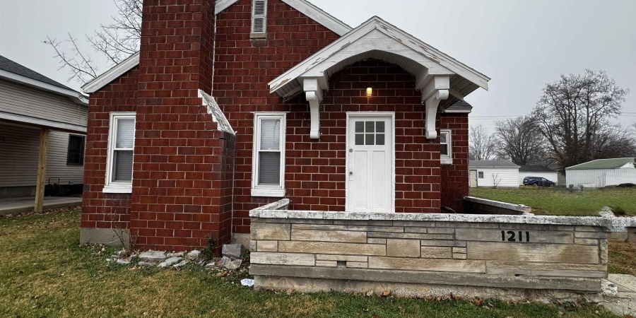 1211 & 1209 W Main Street, Mitchell, Indiana 47446,MLS,202547184