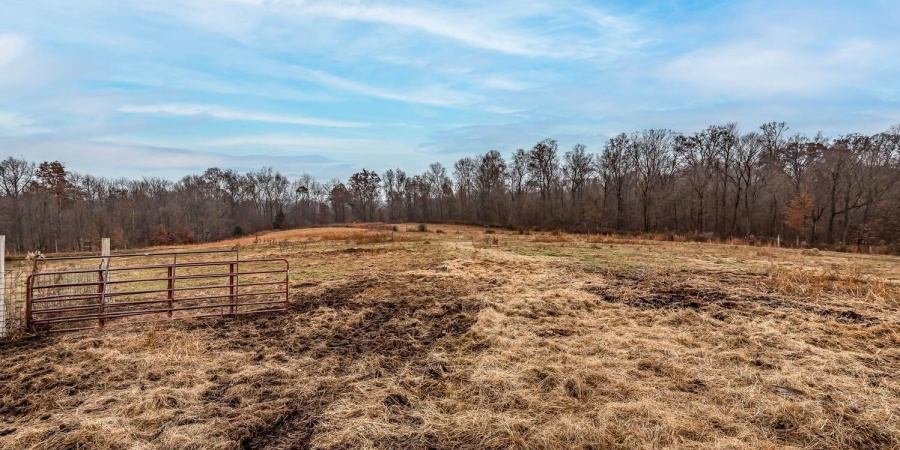 8779 S Lee Phillips Road, Bloomington, Indiana 47403-8103,MLS,202547230