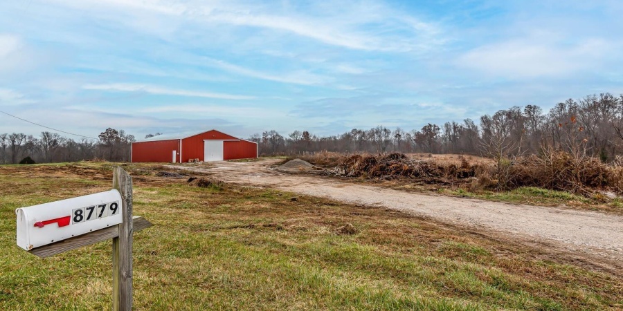 8779 S Lee Phillips Road, Bloomington, Indiana 47403-8103,MLS,202547230