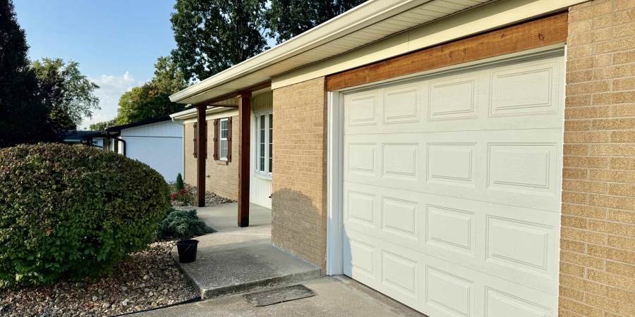 404 S Hickory Drive, Bloomington, Indiana 47403,MLS,202547282