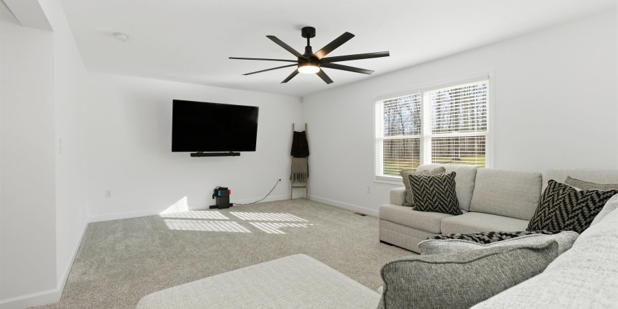 182 Whites Point, Bedford, Indiana 47421,MLS,202547315