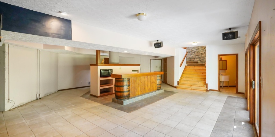 6780 E Woodland Court, Mooresville, Indiana 46158-6172,MLS,202547405