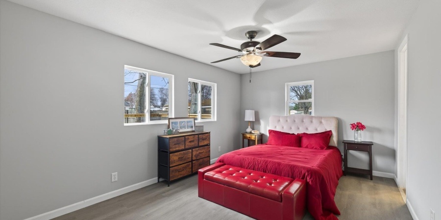 178 SE 7th Street, Linton, Indiana 47441,MLS,202547541