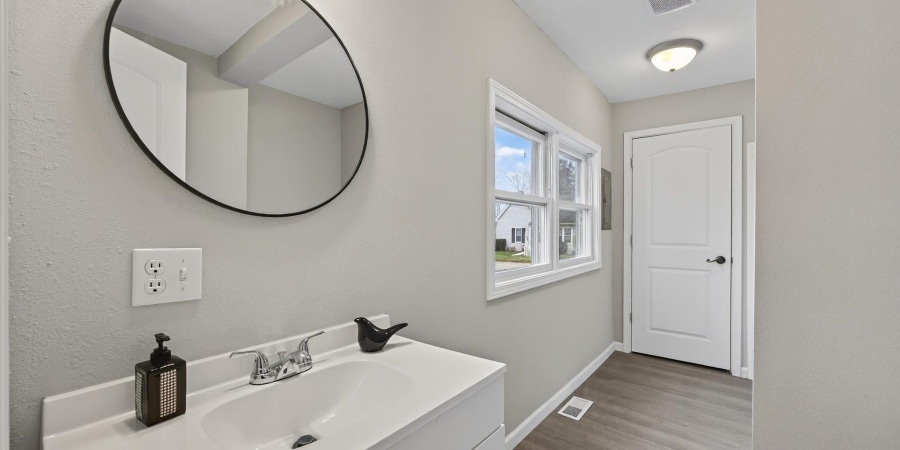 178 SE 7th Street, Linton, Indiana 47441,MLS,202547541