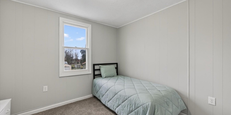 178 SE 7th Street, Linton, Indiana 47441,MLS,202547541