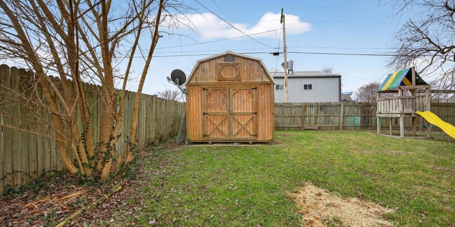 178 SE 7th Street, Linton, Indiana 47441,MLS,202547541