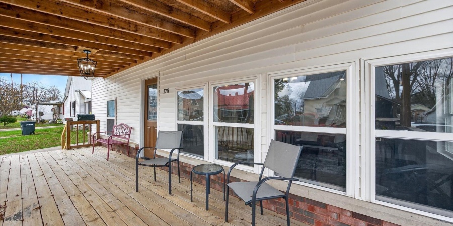 178 SE 7th Street, Linton, Indiana 47441,MLS,202547541