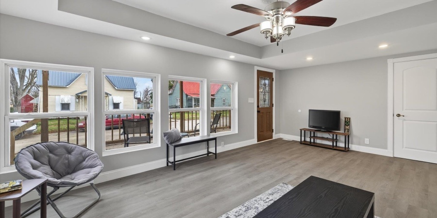 178 SE 7th Street, Linton, Indiana 47441,MLS,202547541